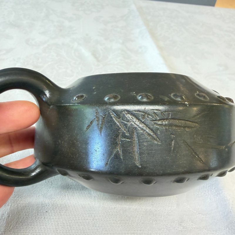 A Chinese inscribed Yixing stoneware teapot with a buffalo finial - 图10