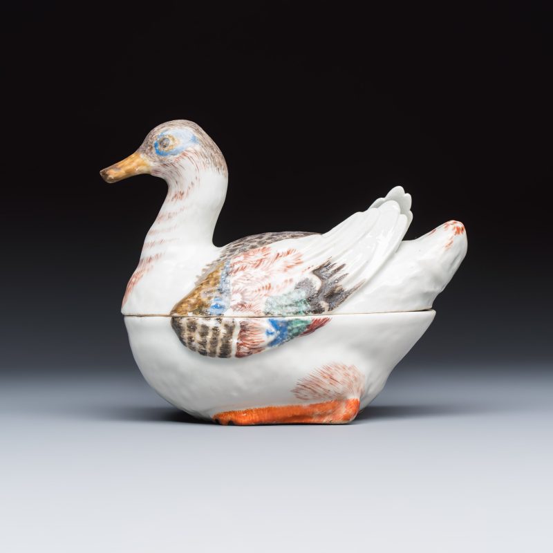 A Chinese famille rose duck-shaped tureen and cover - 图3