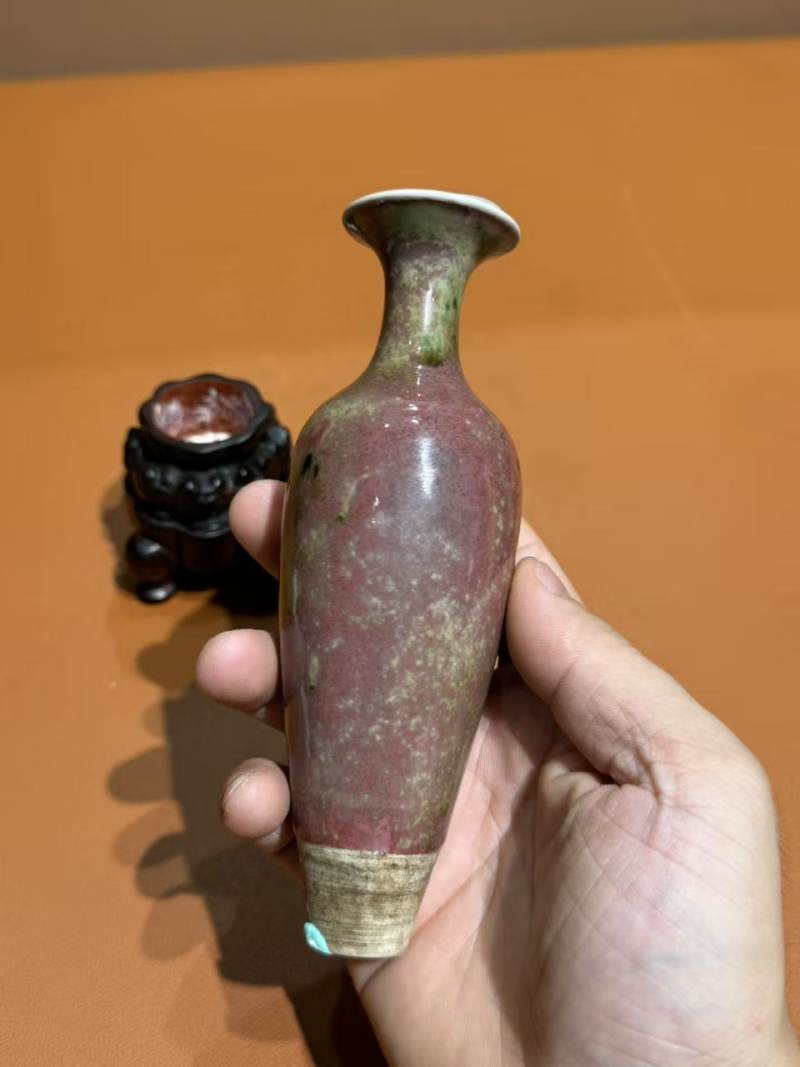 清晚期 豇豆红釉柳叶瓶 - 图8