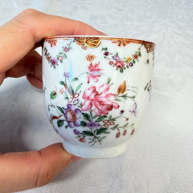 11 Chinese famille rose wares, one with gilt-bronze mounts - 图32