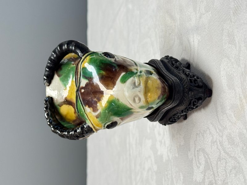 A Chinese famille verte sancai biscuit rhyton or libation cup in the shape of a buffalo head - 图11