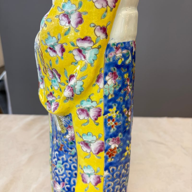 Two Chinese famille rose figures of star gods - 图17