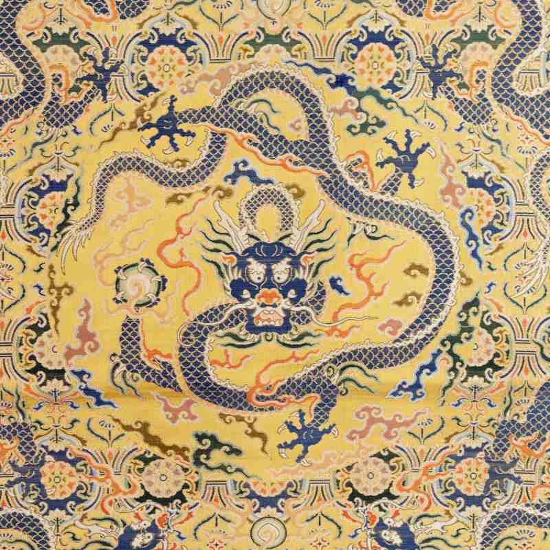 A pair of silk brocade ‘Dragon’ throne back cushion covers - 图3