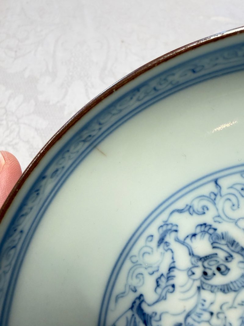 A Chinese blue and white pencil-style 'Buddhist Lions' plate - 图7