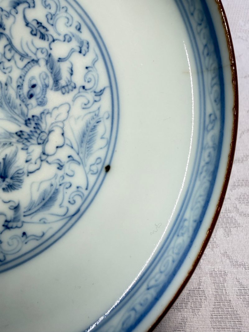 A Chinese blue and white pencil-style 'Buddhist Lions' plate - 图6
