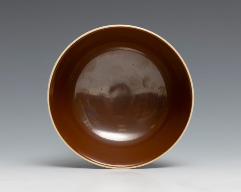 A café-au-lait-glazed bowl, Daoguang mark and of the period (1821-1850) - 图3