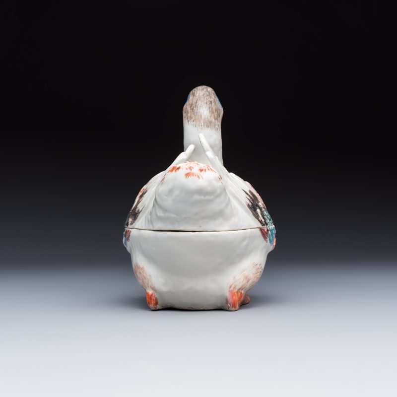 A Chinese famille rose duck-shaped tureen and cover - 图4