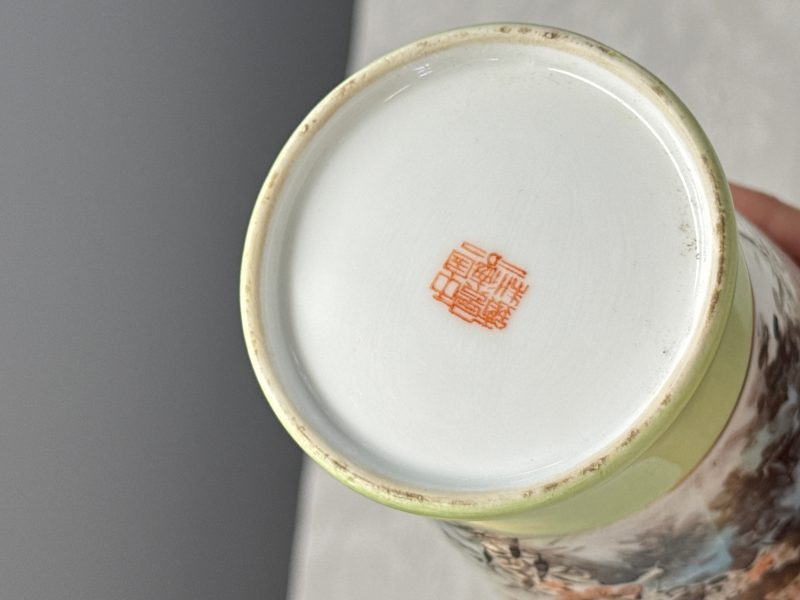 A pair of Chinese polychrome semi-eggshell 'birds among blossoming plum branches' vases - 图21