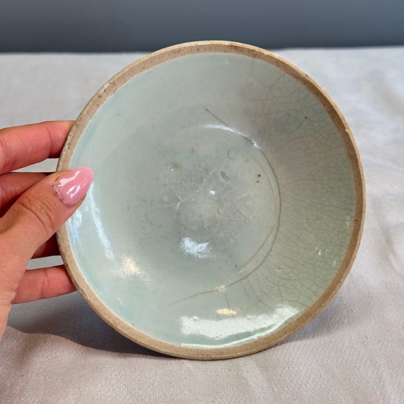 Two Chinese qingbai plates and a Longquan celadon plate - 图28