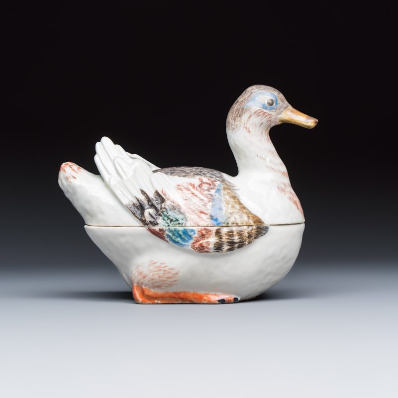 A Chinese famille rose duck-shaped tureen and cover - 图5