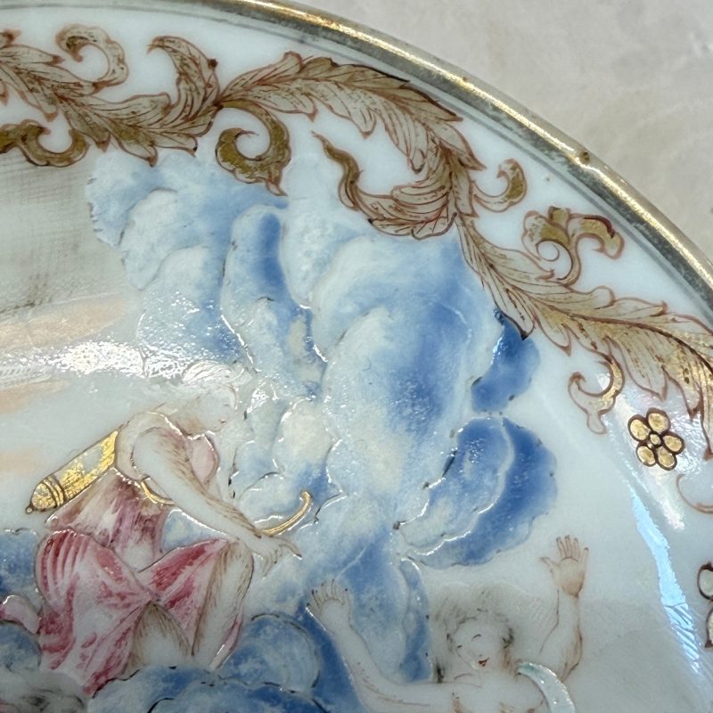 A fine Chinese famille rose mythological subject 'Arethusa, Alpheus and Diana' saucer - 图6
