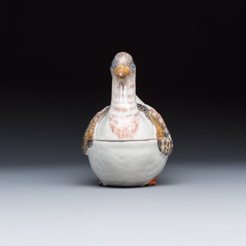 A Chinese famille rose duck-shaped tureen and cover - 图6