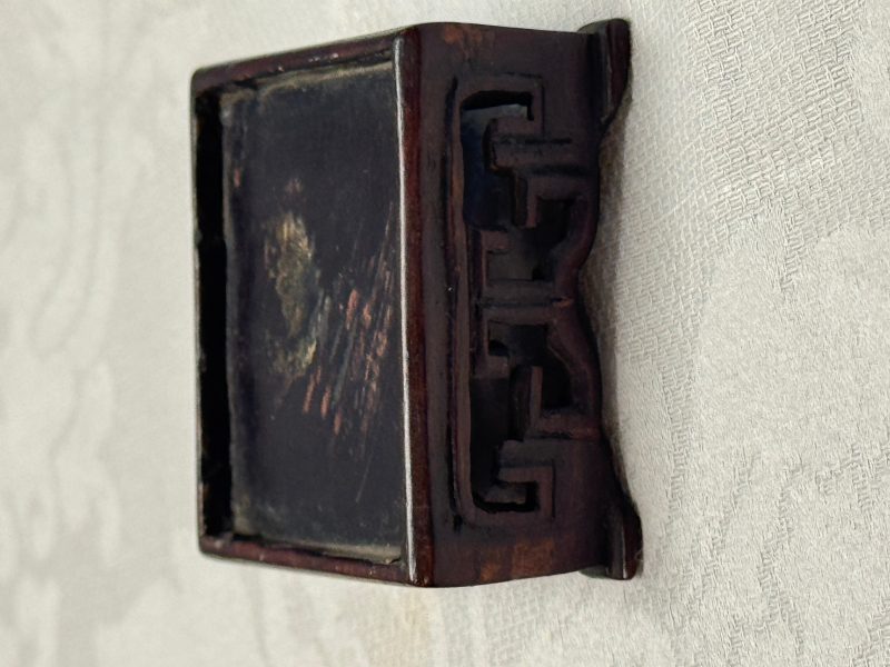A pair of Chinese aubergine-glazed openworked square brush pots on later wooden stands - 图41