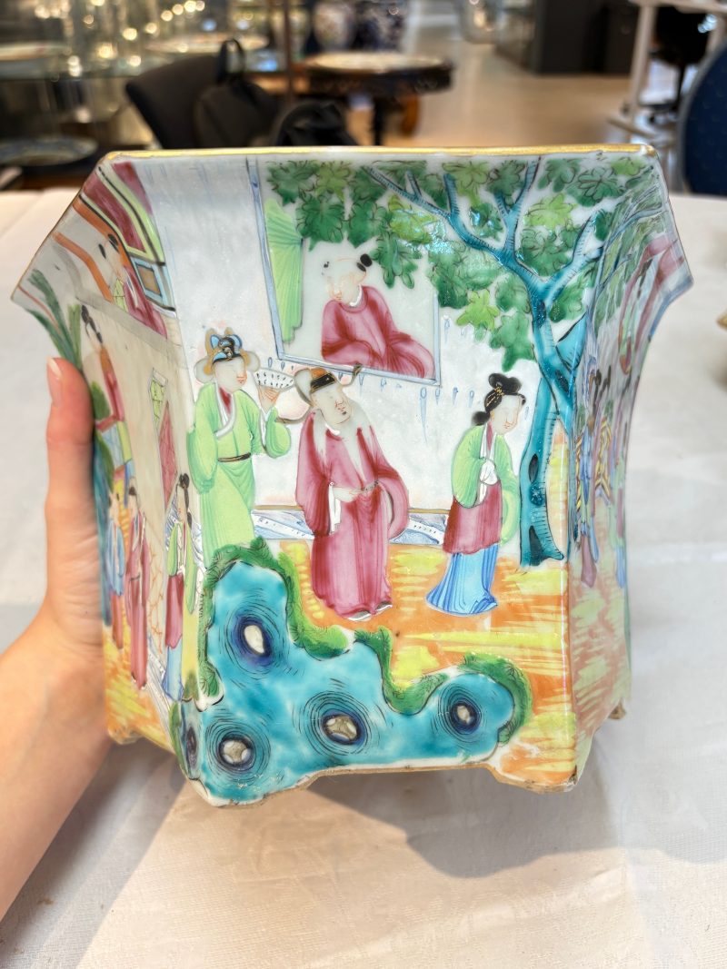 A Chinese Canton famille rose hexagonal planter and stand with narrative design - 图14