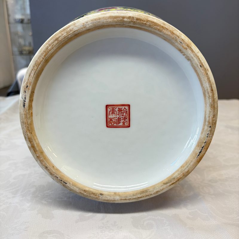 A pair of Chinese famille rose vases with figural design - 图53