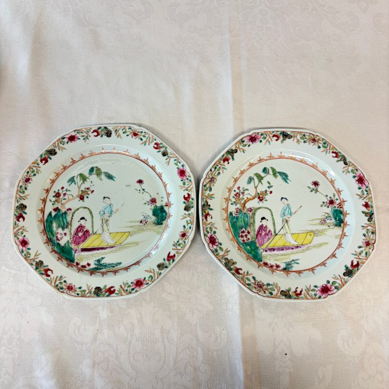 A pair of octagonal Chinese famille rose plates with a boat on a river - 图3