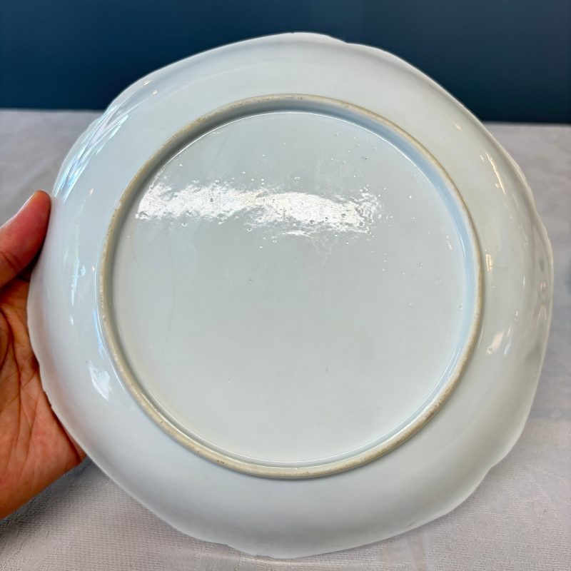 A pair of fine Chinese famille rose plates with figural design - 图7