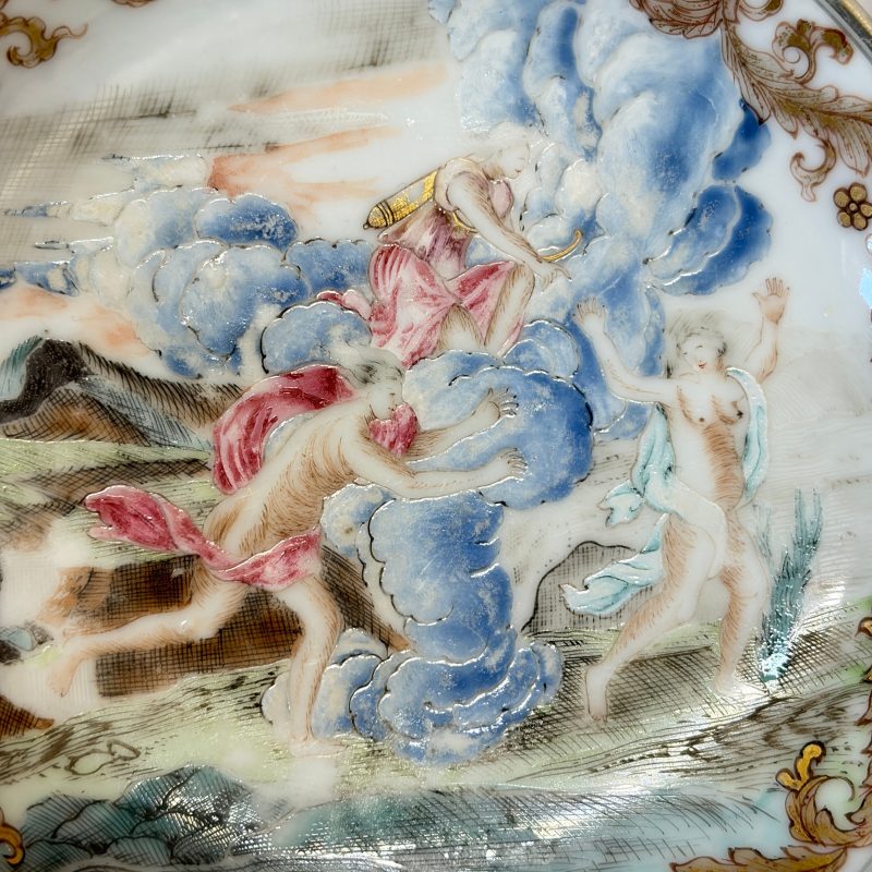 A fine Chinese famille rose mythological subject 'Arethusa, Alpheus and Diana' saucer - 图10