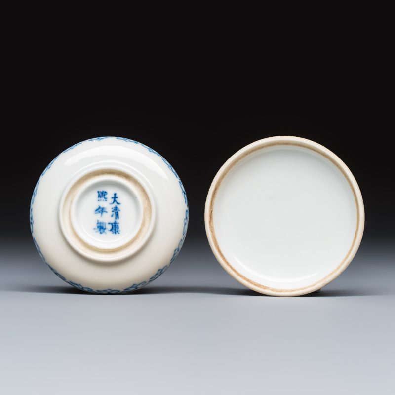 Two Chinese blue and white Wang Bu-style seal paste boxes and covers - 图6