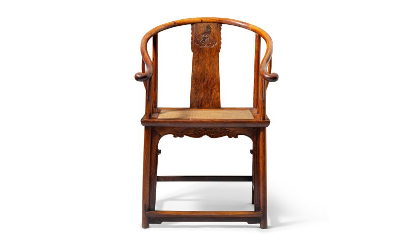 A pair of huanghuali horseshoe-back armchairs, Quanyi - 图9