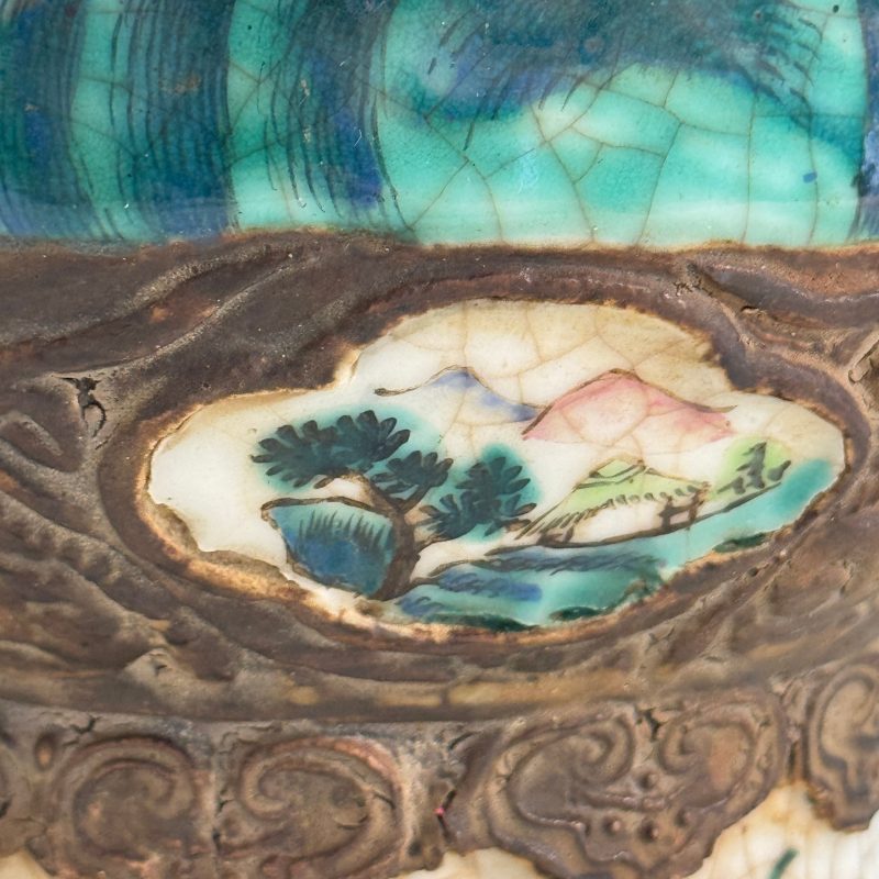 A pair of Chinese Nanking famille rose 'Warriors' vases - 图10