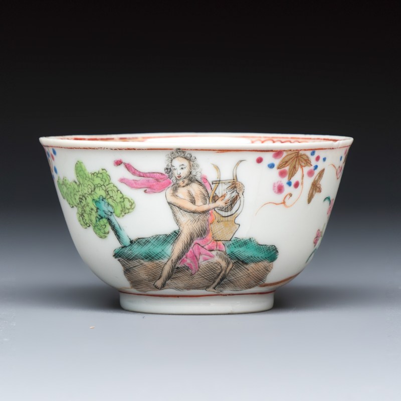 A rare Chinese famille rose export tea bowl and saucer with 'Apollo Playing the Lyre' - 图4