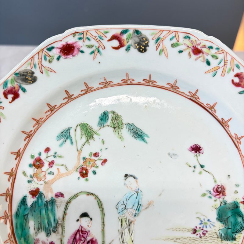 A pair of octagonal Chinese famille rose plates with a boat on a river - 图5