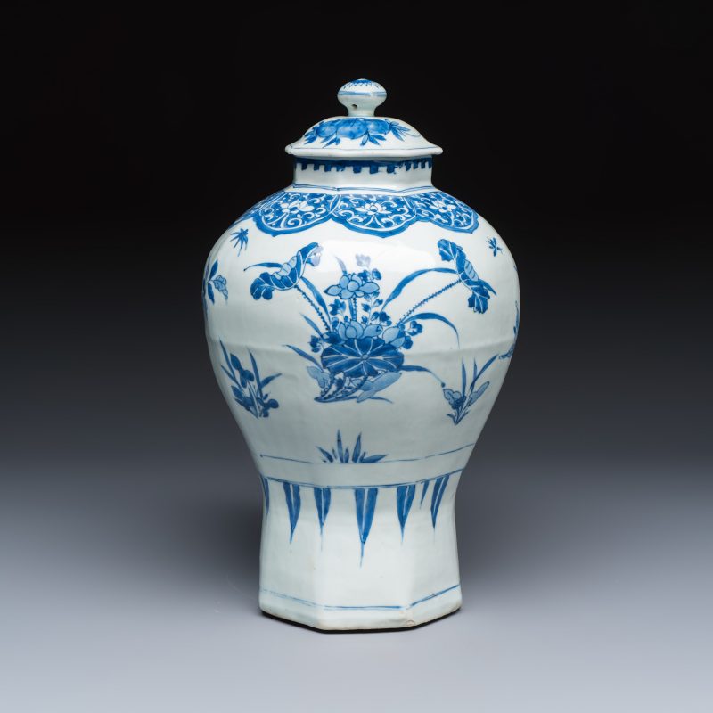 A Chinese blue and white covered vase with floral design