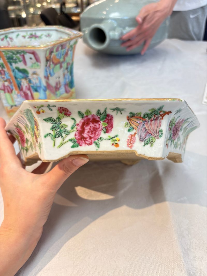 A Chinese Canton famille rose hexagonal planter and stand with narrative design - 图20