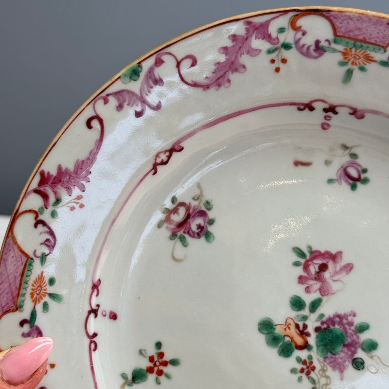 Two pairs of Chinese famille rose plates - 图31