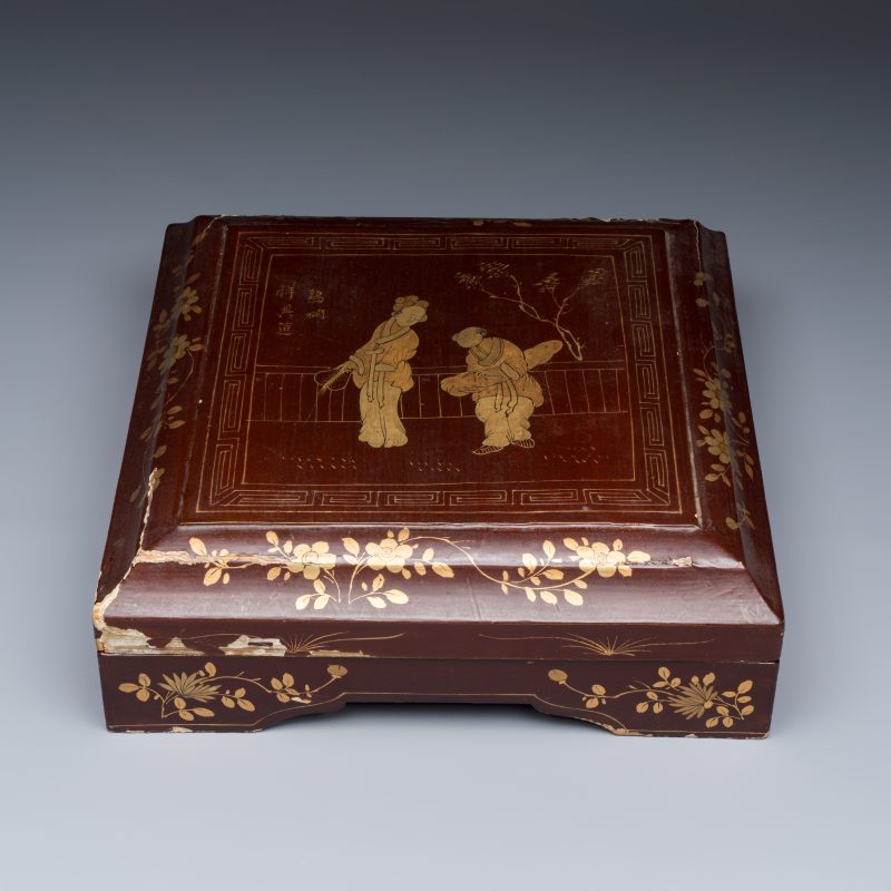 A Chinese famille rose 'Goldfish' nine-piece sweetmeat set in a gilt-lacquered box and cover - 图2