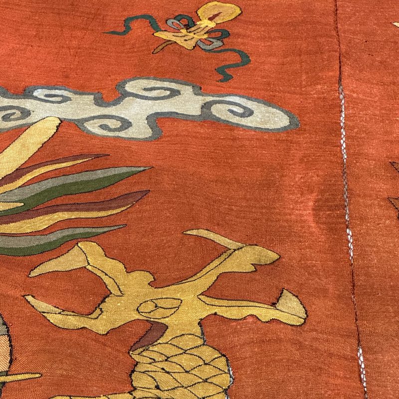 A Chinese coral-ground kesi 'Dragons' panel - 图28