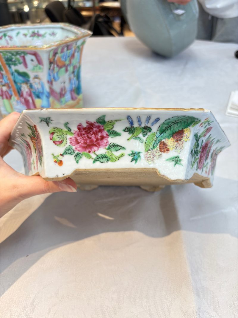 A Chinese Canton famille rose hexagonal planter and stand with narrative design - 图21