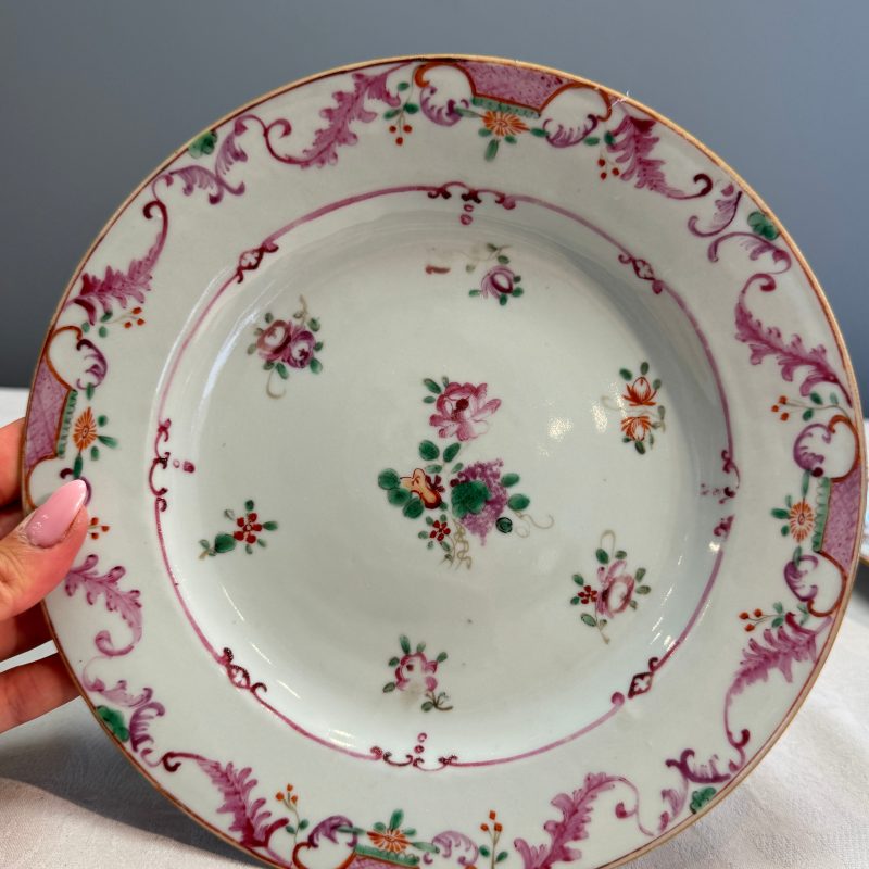 Two pairs of Chinese famille rose plates - 图29