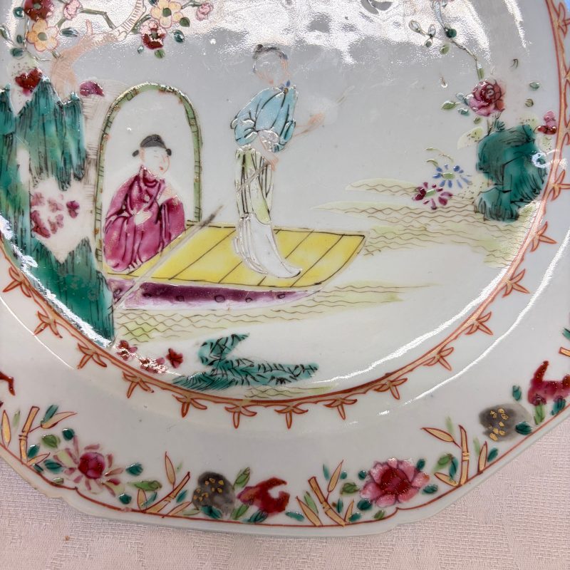 A pair of octagonal Chinese famille rose plates with a boat on a river - 图7