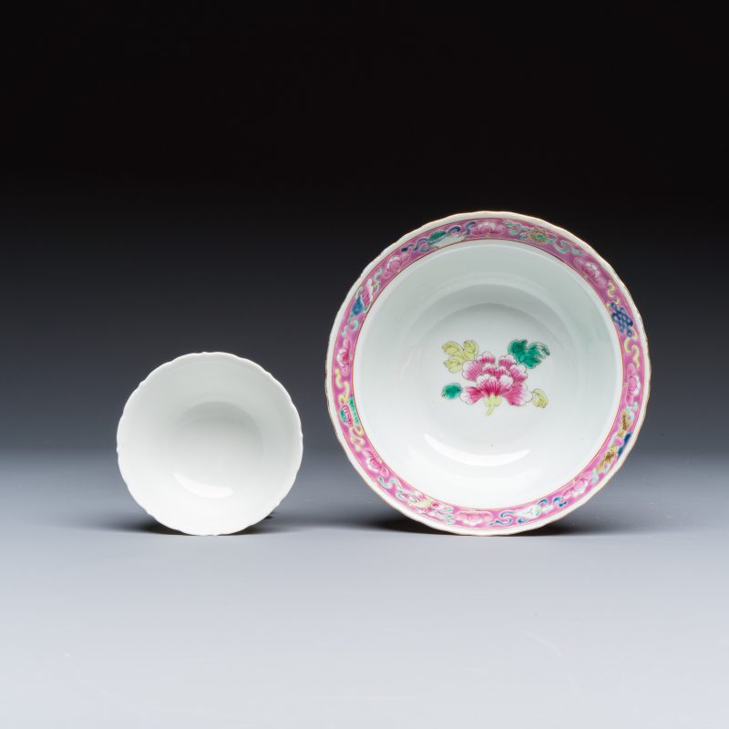 Four Chinese famille rose and monochrome wares - 图6