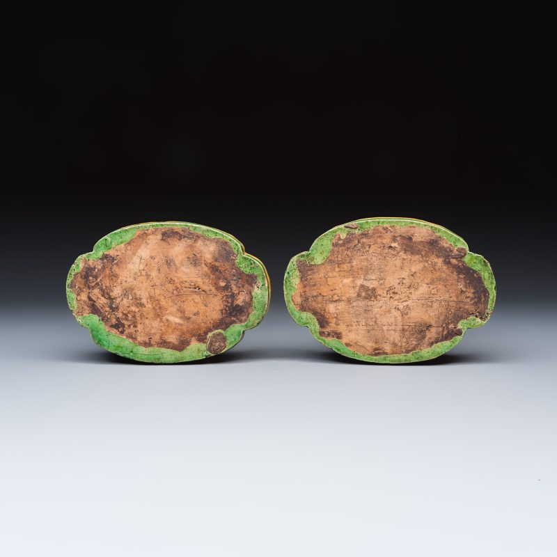 A pair of Chinese sancai-glazed stoneware quadrilobed trays with fruiting branches - 图2