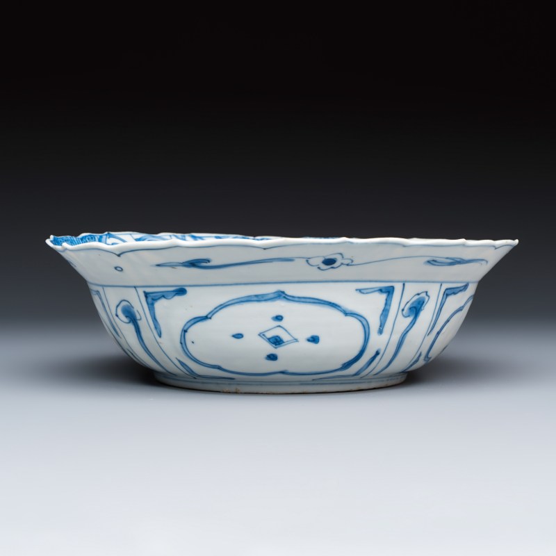 A Chinese blue and white 'Klapmuts' bowl - 图7