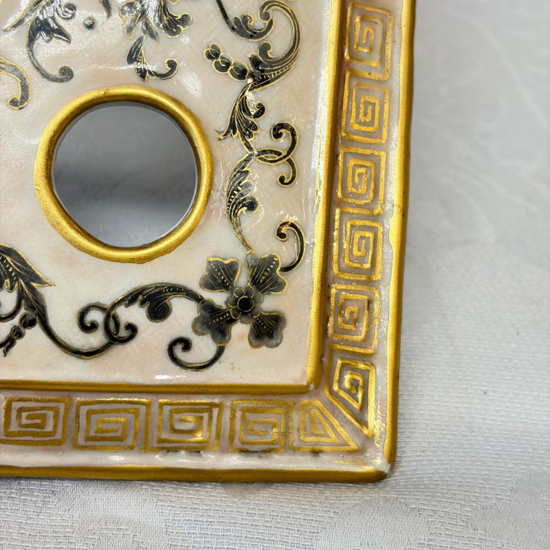 A pair of extremely rare Chinese Canton famille rose bough pots - 图92