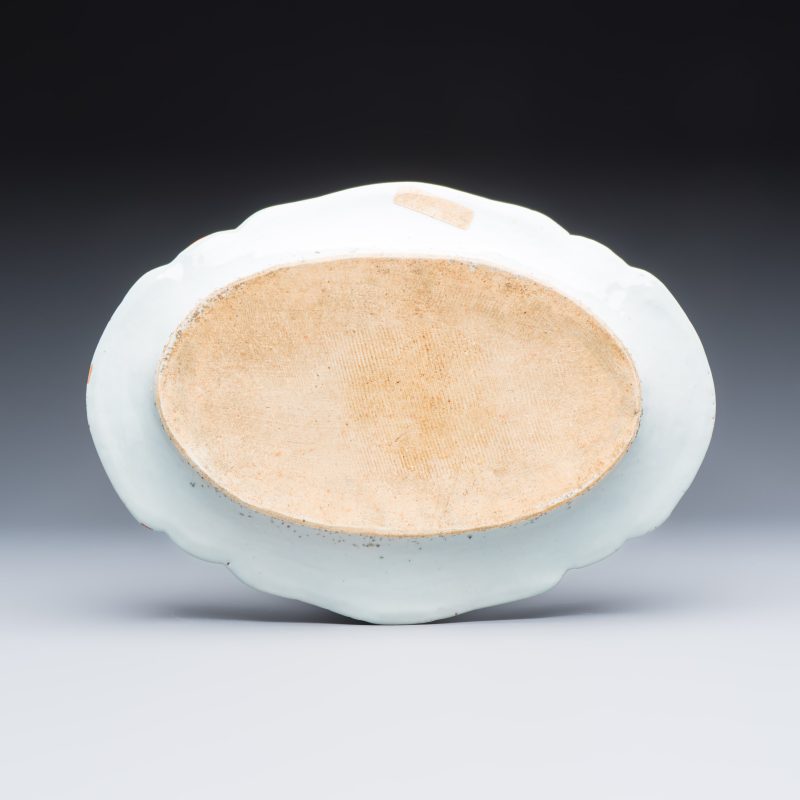 A Chinese famille rose ‘Valentine Pattern’ oval dish - 图2