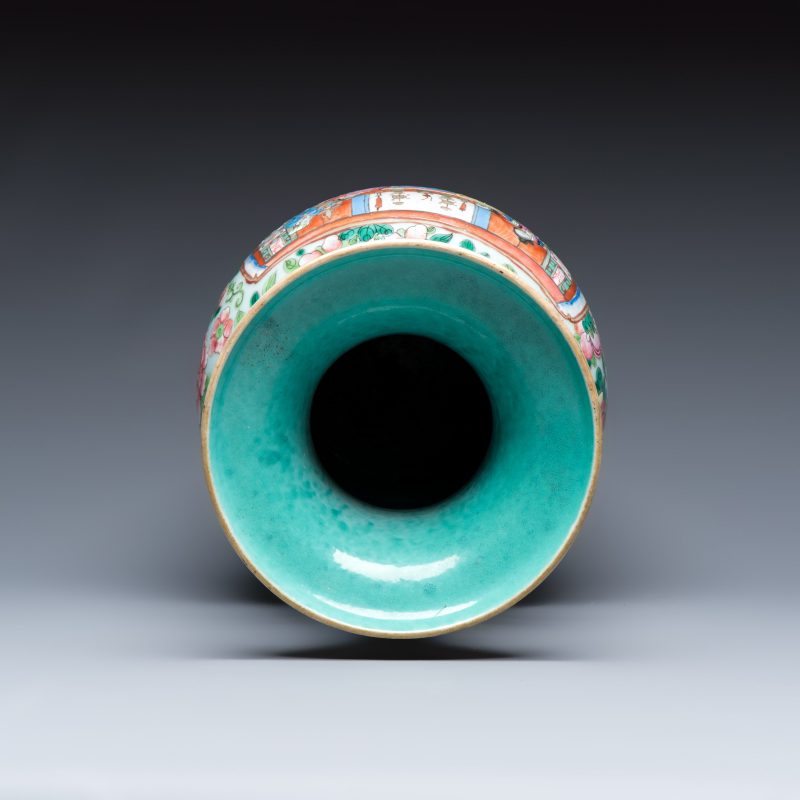 A Chinese famille rose vase with narrative design - 图6