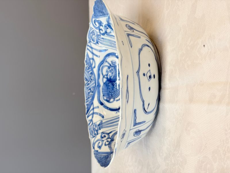 A Chinese blue and white 'Klapmuts' bowl - 图9