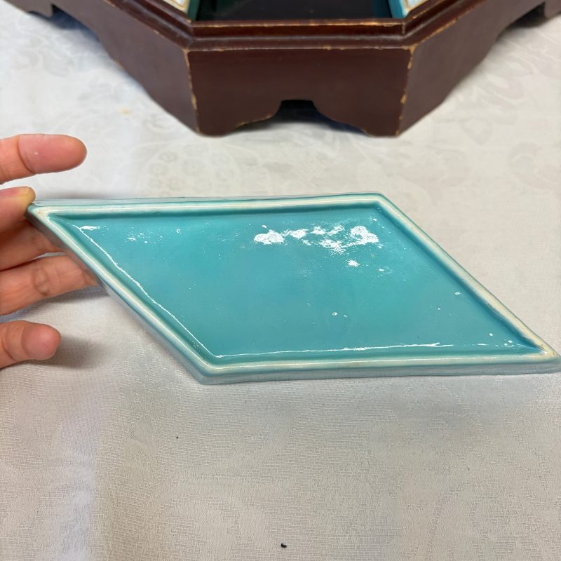 A Chinese famille rose 'Foreigners Hunting' six-piece sweetmeat set on a wooden tray - 图23