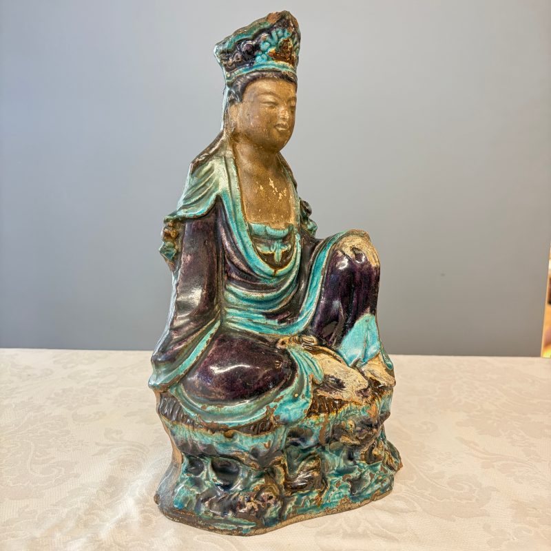 A Chinese Fahua-glazed stoneware model of Guanyin - 图8