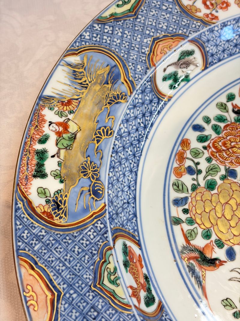 A large Chinese famille verte armorial 'Provinces' dish with the arms of Zutphen - 图6
