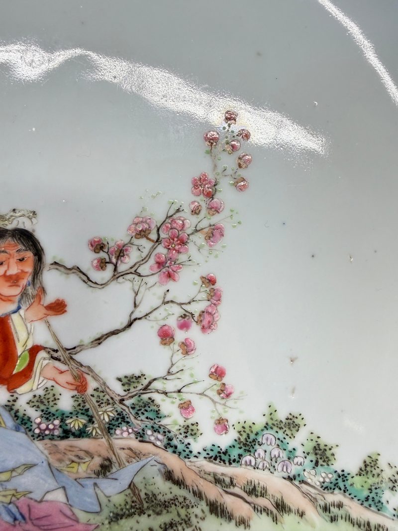 A Chinese famille rose 'Liuhai and the Three-Legged Toad' dish - 图8