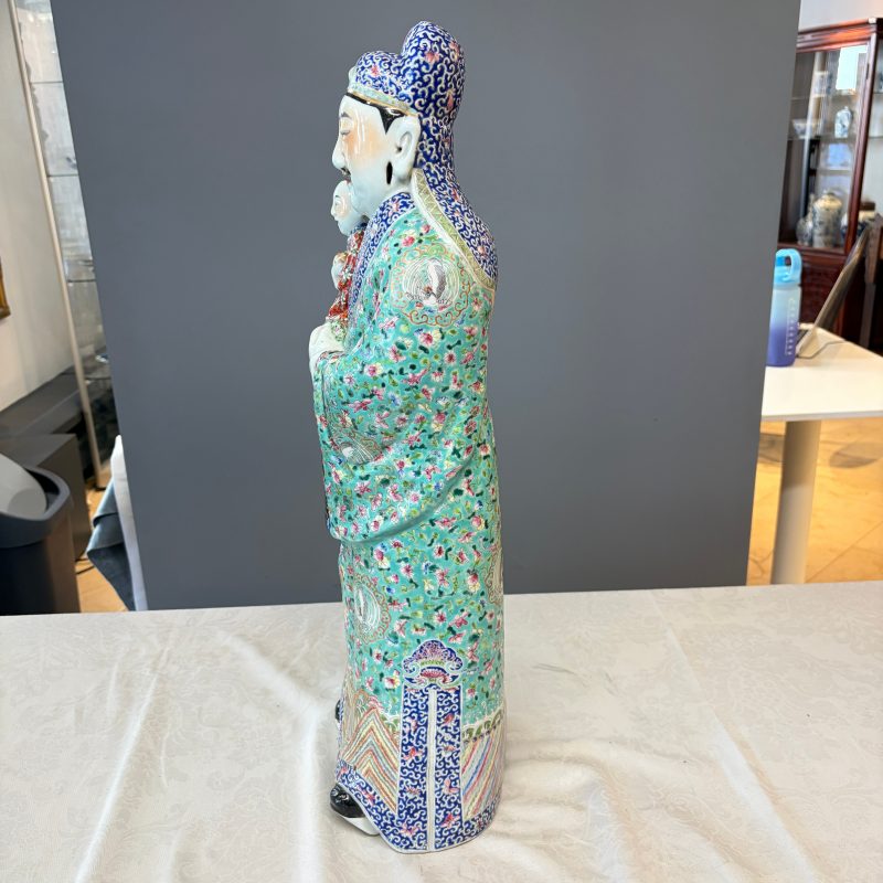 A large Chinese famille rose figure of Fu Xing - 图16