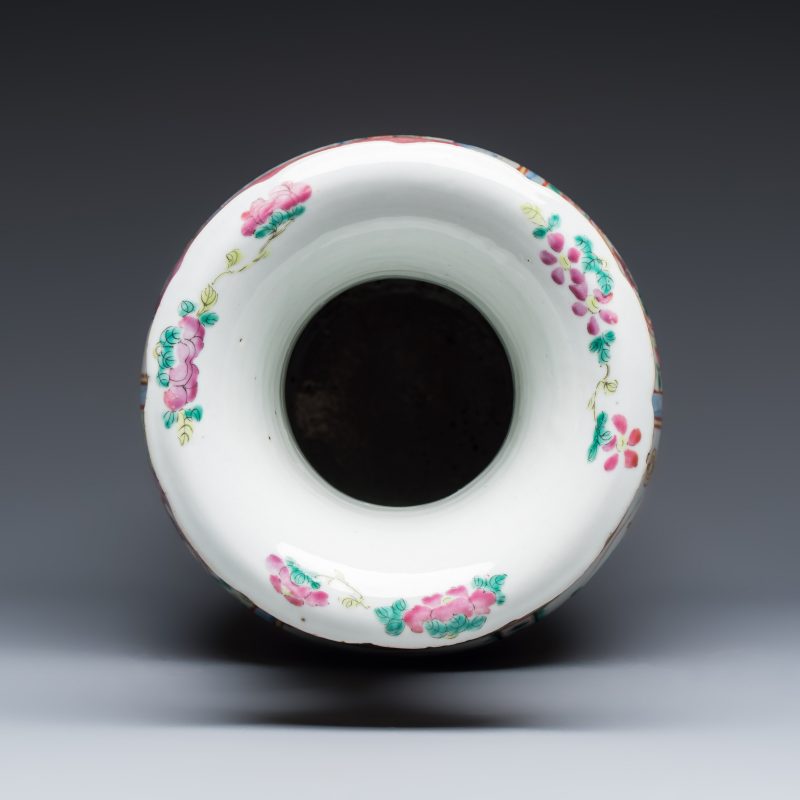 A Chinese famille rose vase with narrative design - 图7