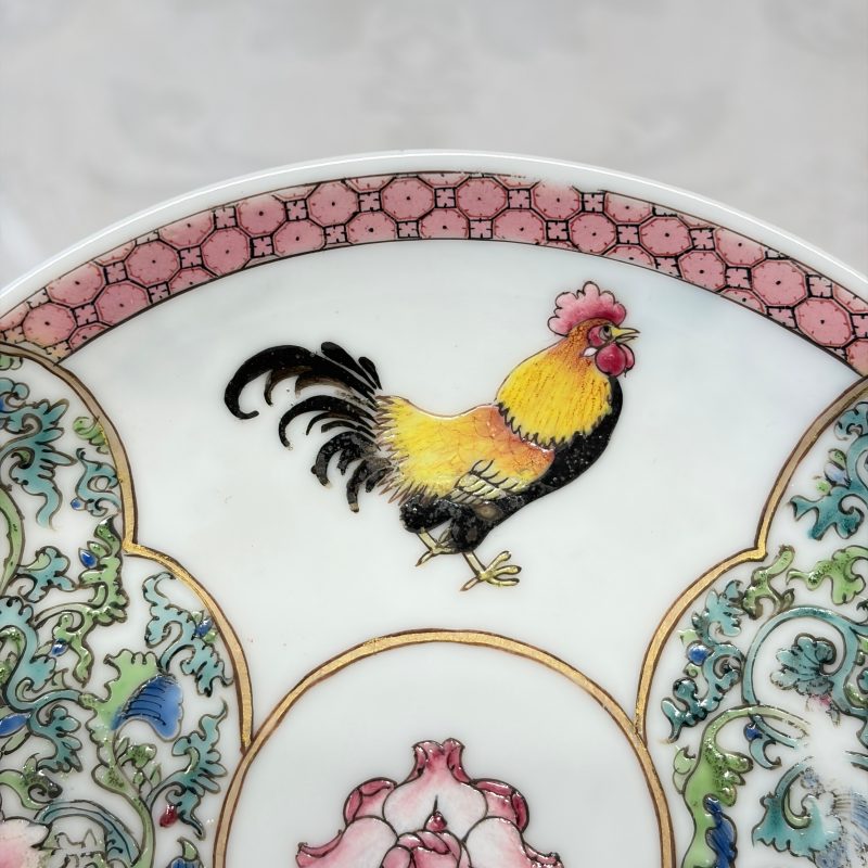A pair of fine Chinese famille rose 'Rooster' tea bowls and saucers - 图13
