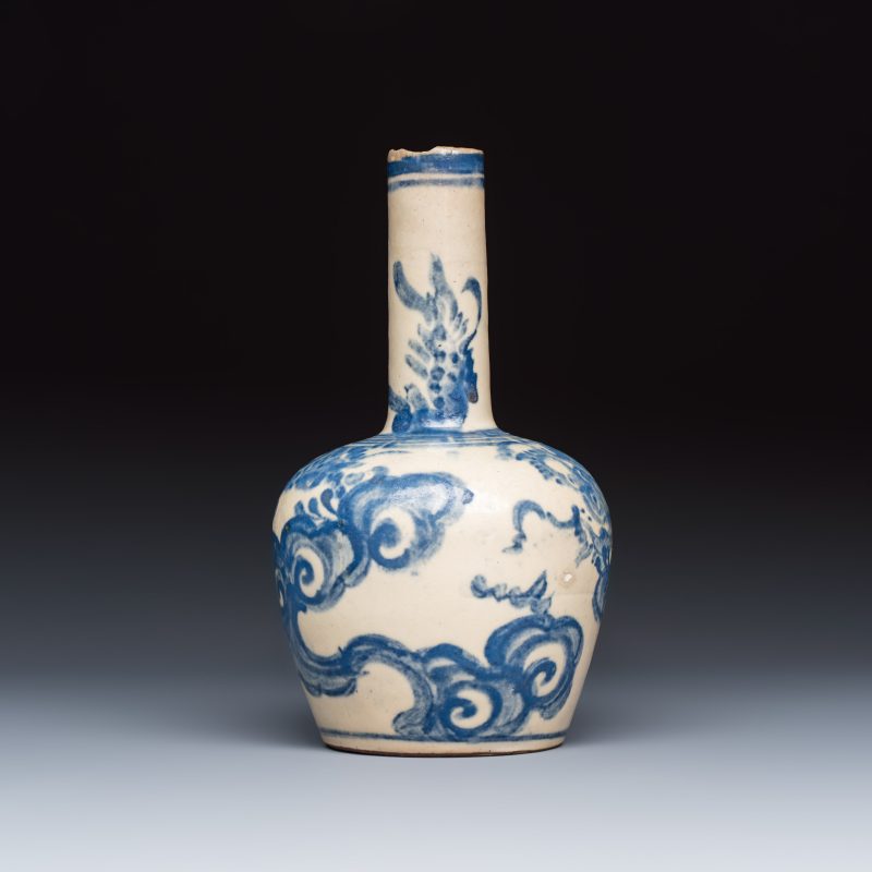 A Vietnamese blue and white 'Dragon' vase - 图5